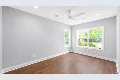 327 Medea Way, Central Islip, NY 11722 - Photo 33