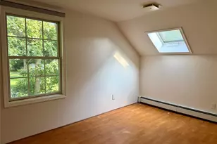 7 Gables Ct, Dix Hills, NY 11746 - Photo 9