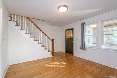 11 Potters Court, Great Neck, NY 11024 - Photo 5