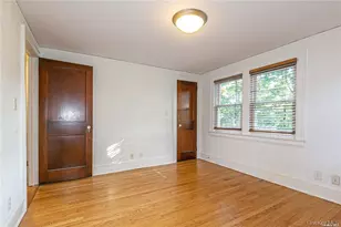 11 Potters Ct, Great Neck, NY 11024 - Photo 11