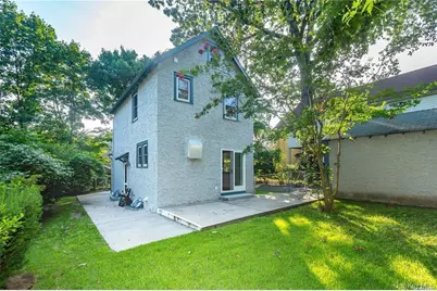 11 Potters Court, Great Neck, NY 11024 - Photo 13
