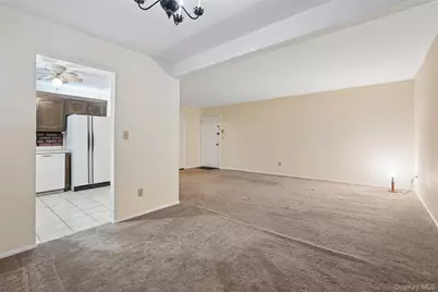 192 Doxbury Lane, Suffern, NY 10901 - Photo 7