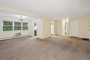 192 Doxbury Ln, Suffern, NY 10901 - Photo 3
