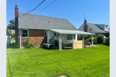 586 Martin Road, Franklin Square, NY 11010 - Photo 3