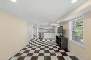 87 Bolton Ave, White Plains, NY 10605 - Photo 33