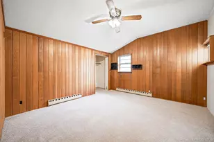 35 Gwendolyn Pl, East Islip, NY 11730 - Photo 11