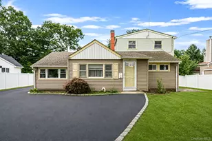 35 Gwendolyn Pl, East Islip, NY 11730 - Photo 21