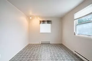 35 Gwendolyn Pl, East Islip, NY 11730 - Photo 15