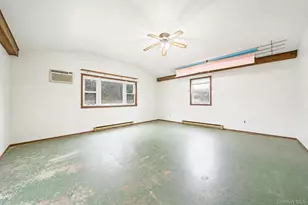 35 Gwendolyn Pl, East Islip, NY 11730 - Photo 9