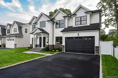 115 Jackson Avenue, Massapequa Park, NY 11762 - Photo 3