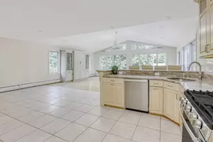 17 Cragmere Rd, Suffern, NY 10901 - Photo 9