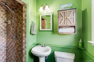 582 Benton Rd, East Meadow, NY 11554 - Photo 21