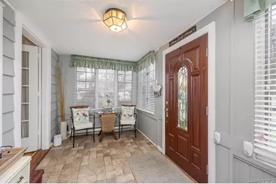 18 Yale Place, Lynbrook, NY 11563 - Photo 3