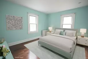 25714 Pembroke Ave, Great Neck, NY 11020 - Photo 11