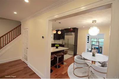 257-14 Pembroke Avenue, Great Neck, NY 11020 - Photo 7