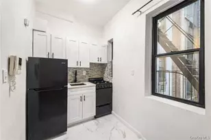 152 E 35th St, New York, NY 10016 - Photo 9
