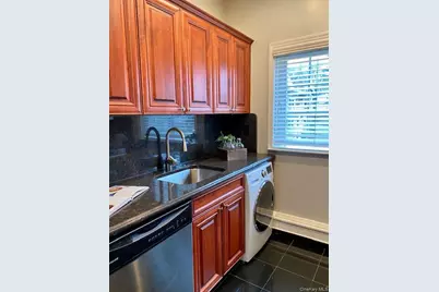 554 New Highway #3-1A, Hauppauge, NY 11788 - Photo 3