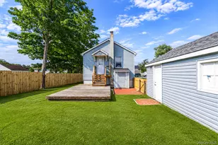 16 Elwin Pl, Copiague, NY 11726 - Photo 13
