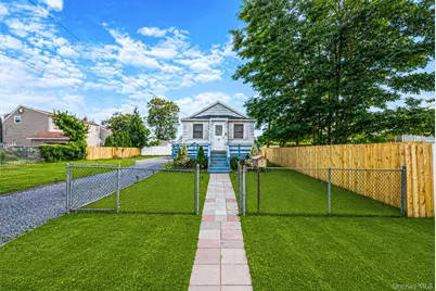 16 Elwin Place, Copiague, NY 11726 - Photo 1
