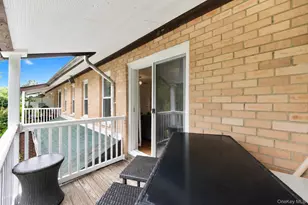 194 Artist Lake Dr, Middle Island, NY 11953 - Photo 7