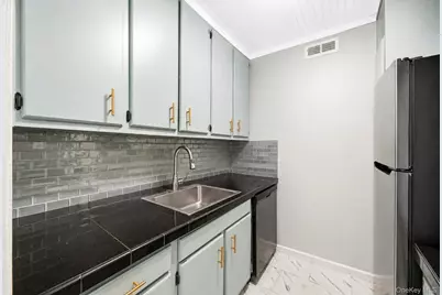 194 Artist Lake Drive #194, Middle Island, NY 11953 - Photo 15