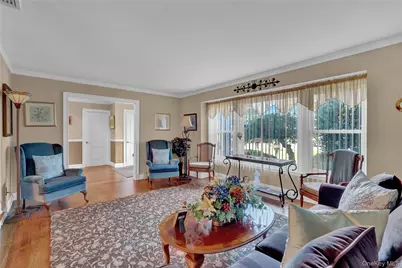 14 Milhouse Lane, Lake Grove, NY 11755 - Photo 9