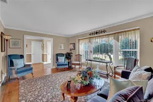 14 Milhouse Ln, Lake Grove, NY 11755 - Photo 9