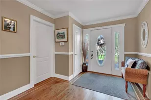 14 Milhouse Ln, Lake Grove, NY 11755 - Photo 5