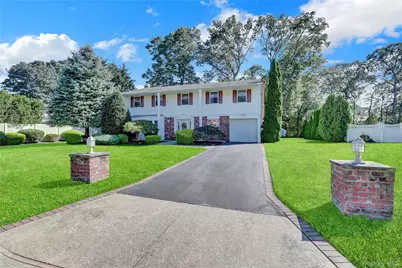 14 Milhouse Lane, Lake Grove, NY 11755 - Photo 3