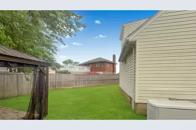 6 Harold Avenue, Hempstead, NY 11550 - Photo 47