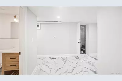 6 Harold Avenue, Hempstead, NY 11550 - Photo 37