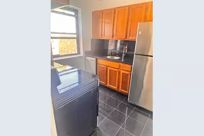 215-09 47th Ave #2C, Bayside, NY 11361 - Photo 9