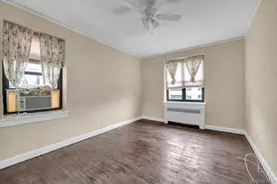 2 Townhouse Pl, Great Neck, NY 11021 - Photo 11