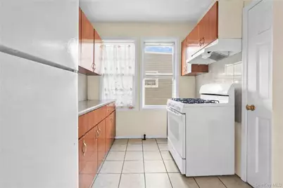 10106 116th Street, Richmond Hill, NY 11419 - Photo 9