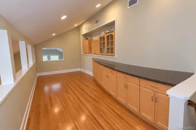100 Edgewood Avenue, Smithtown, NY 11787 - Photo 35
