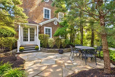 100 Edgewood Avenue, Smithtown, NY 11787 - Photo 13