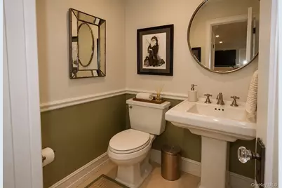 100 Edgewood Avenue, Smithtown, NY 11787 - Photo 47