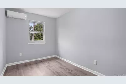 806 E 227th Street, Bronx, NY 10466 - Photo 17