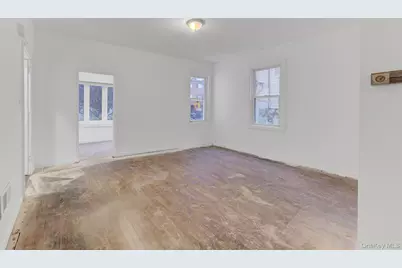 115-15 95th Avenue, Richmond Hill, NY 11419 - Photo 7