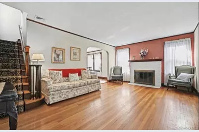 230 Crocus Avenue, Floral Park, NY 11001 - Photo 3