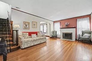 230 Crocus Ave, Floral Park, NY 11001 - Photo 3