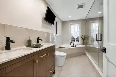 22 Elderberry Lane, Valley Stream, NY 11581 - Photo 13