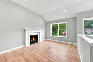 34 Malba Dr, Shirley, NY 11967 - Photo 7