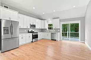 34 Malba Dr, Shirley, NY 11967 - Photo 11
