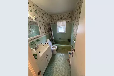 283 Doherty Avenue, Elmont, NY 11003 - Photo 5