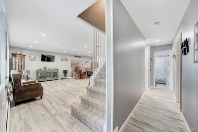 103 Queens Avenue, West Babylon, NY 11704 - Photo 19