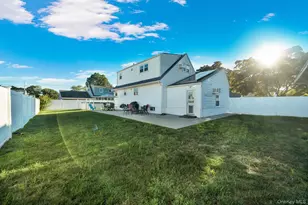 103 Queens Ave, West Babylon, NY 11704 - Photo 35