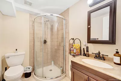 103 Queens Avenue, West Babylon, NY 11704 - Photo 33