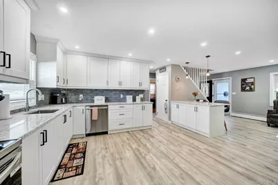 103 Queens Avenue, West Babylon, NY 11704 - Photo 7
