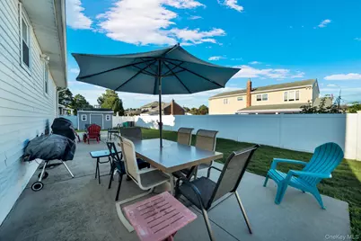 103 Queens Avenue, West Babylon, NY 11704 - Photo 37
